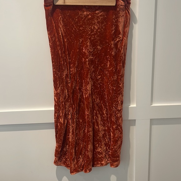 Maeve crushed velvet skirt - Picture 4 of 4